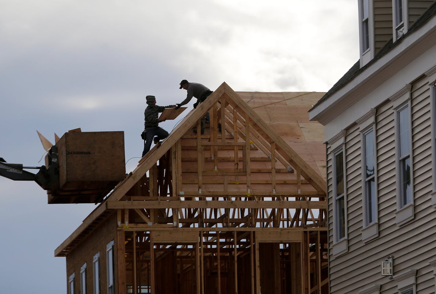 Despite the pandemic, Twin Cities housing construction permits continue to outpace last year.