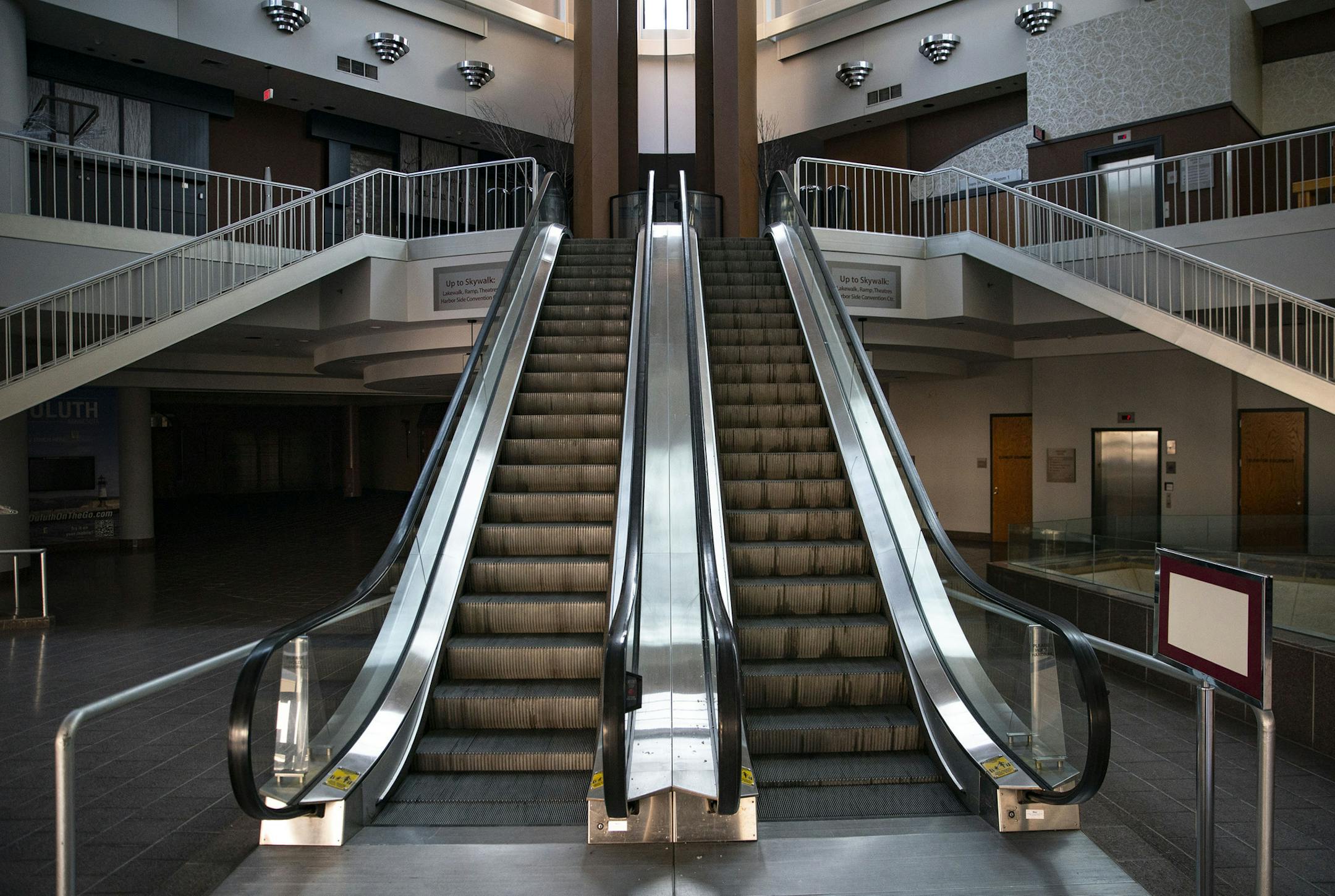 573501312