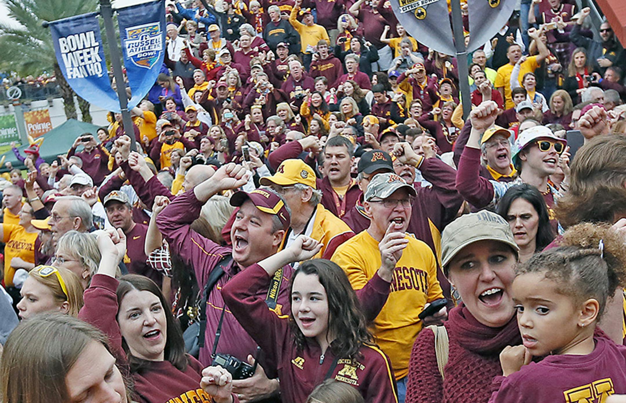 Minnesota fans cheered during a team pep rally at the Buffalo Wild Wings Citrus Bowl Pep Rally, Wednesday, December 31, 2014 in Orlando, FL. ] (ELIZABETH FLORES/STAR TRIBUNE) ELIZABETH FLORES ‚Ä¢ eflores@startribune.com ORG XMIT: MIN1412311711043045