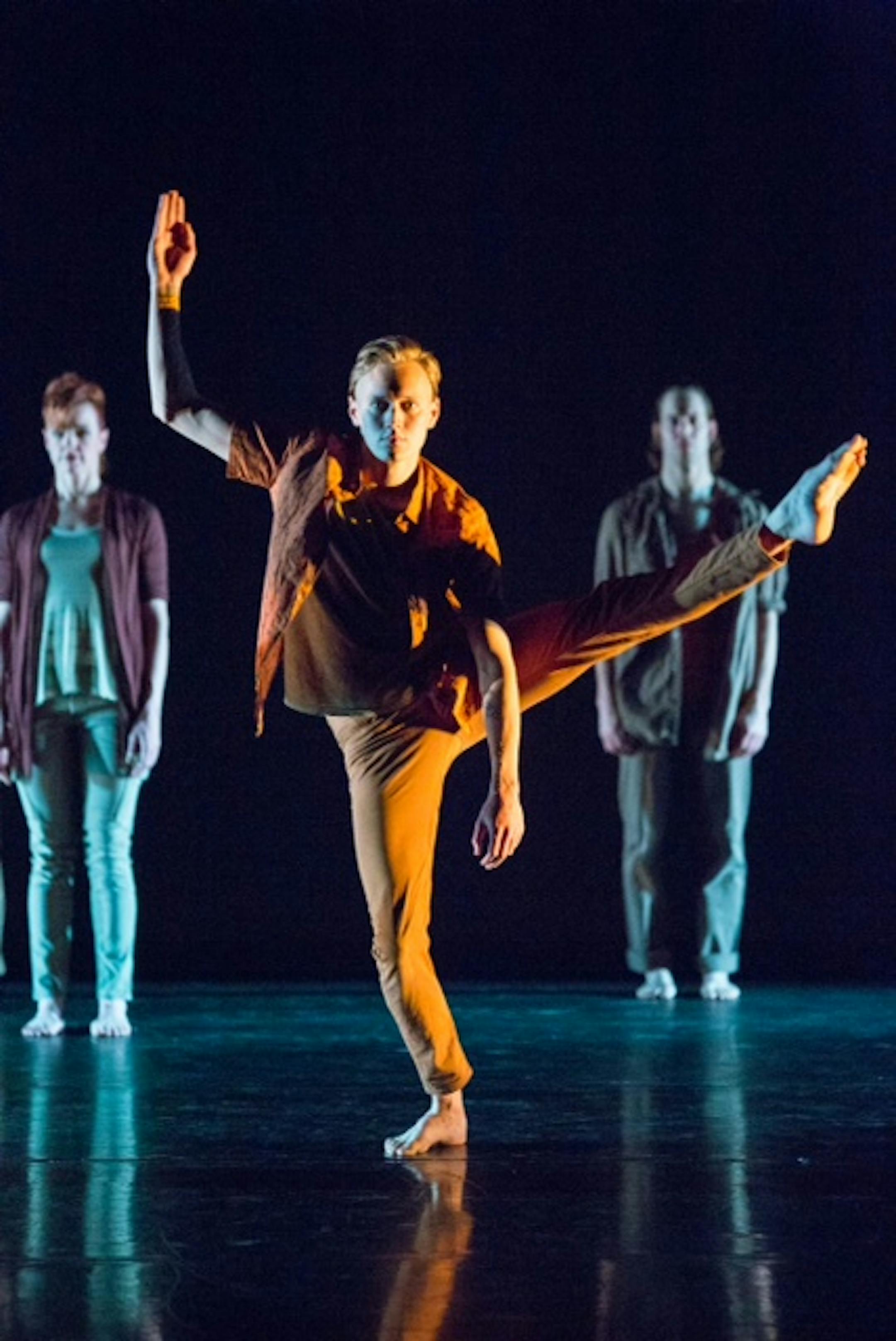 Zenon's 31st spring season has two world premieres: "Folktale Zero" by Daniel Stark and "rhythms of defamiliarization" by Netta Yerushalmy.