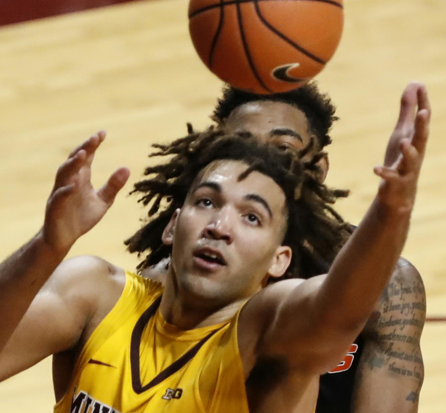 Minnesota Golden Gophers center Reggie Lynch (22) grabbed a rebound in the second half. ] RENEE JONES SCHNEIDER &#x2022; renee.jones@startribune.com The Minnesota Golden Gophers hosted the Illinois Fighting Illini on Wednesday, January 3, 2018, at Williams Arena in Minneapolis, Minn.