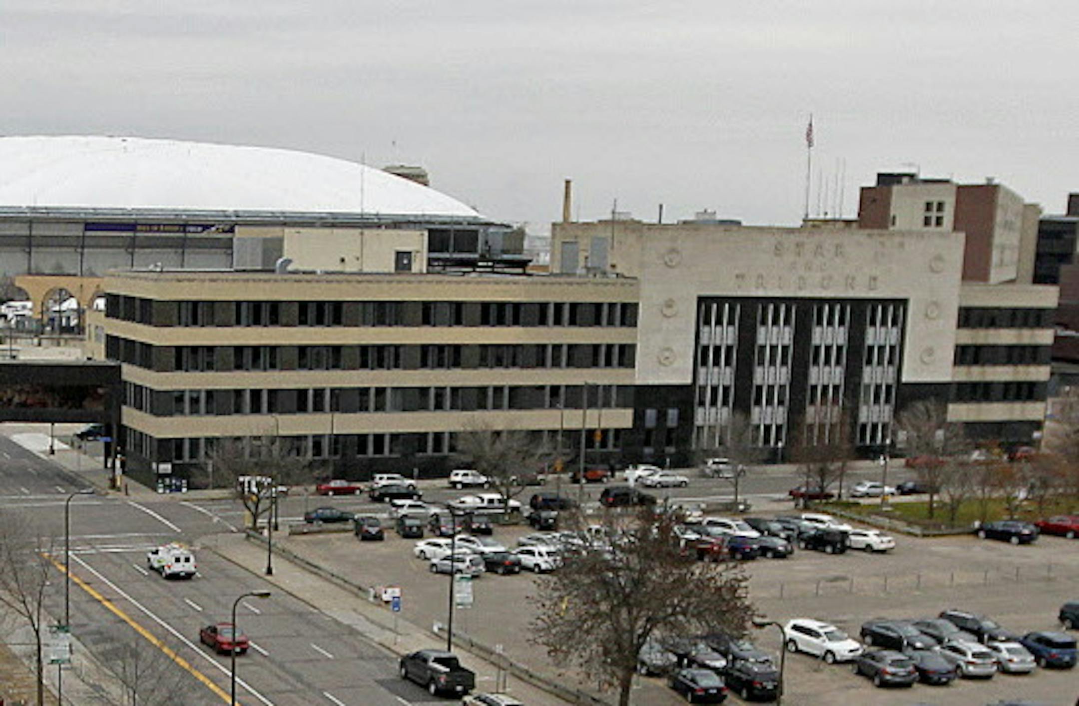 The largest downtown Minneapolis real estate deal in a generation remains plagued by many unsettled issues as city officials scramble to get it approved before City Hall leadership changes at year's end. The $400 million proposal to build a mixed-use development, parking lot and park adjacent to the new Vikings stadium is still a work in progress. The City Council has not yet reviewed the details of the public financing package, primary tenant Wells Fargo is withholding its firm commitment and p