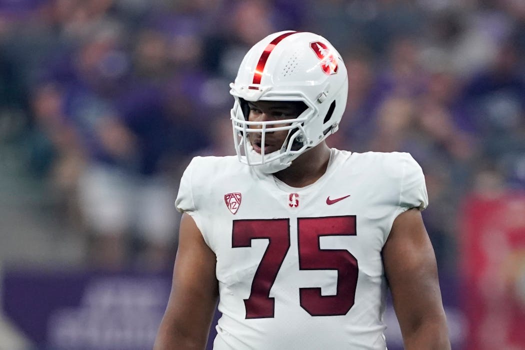 Left tackle Walter Rouse was a four-year starter at Stanford before going to Oklahoma as a graduate transfer. 