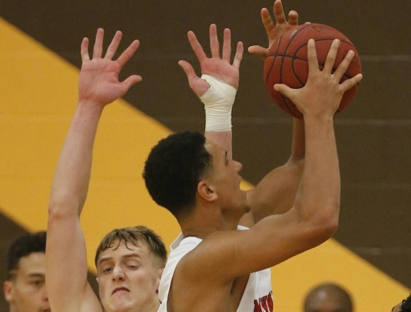 Jalen Suggs (pictured) and Minnehaha Academy were one of only two Minnesota boys' basketball teams to win in the annual Minnesota-Wisconsin Border Battle on Saturday. Lake City was the other.