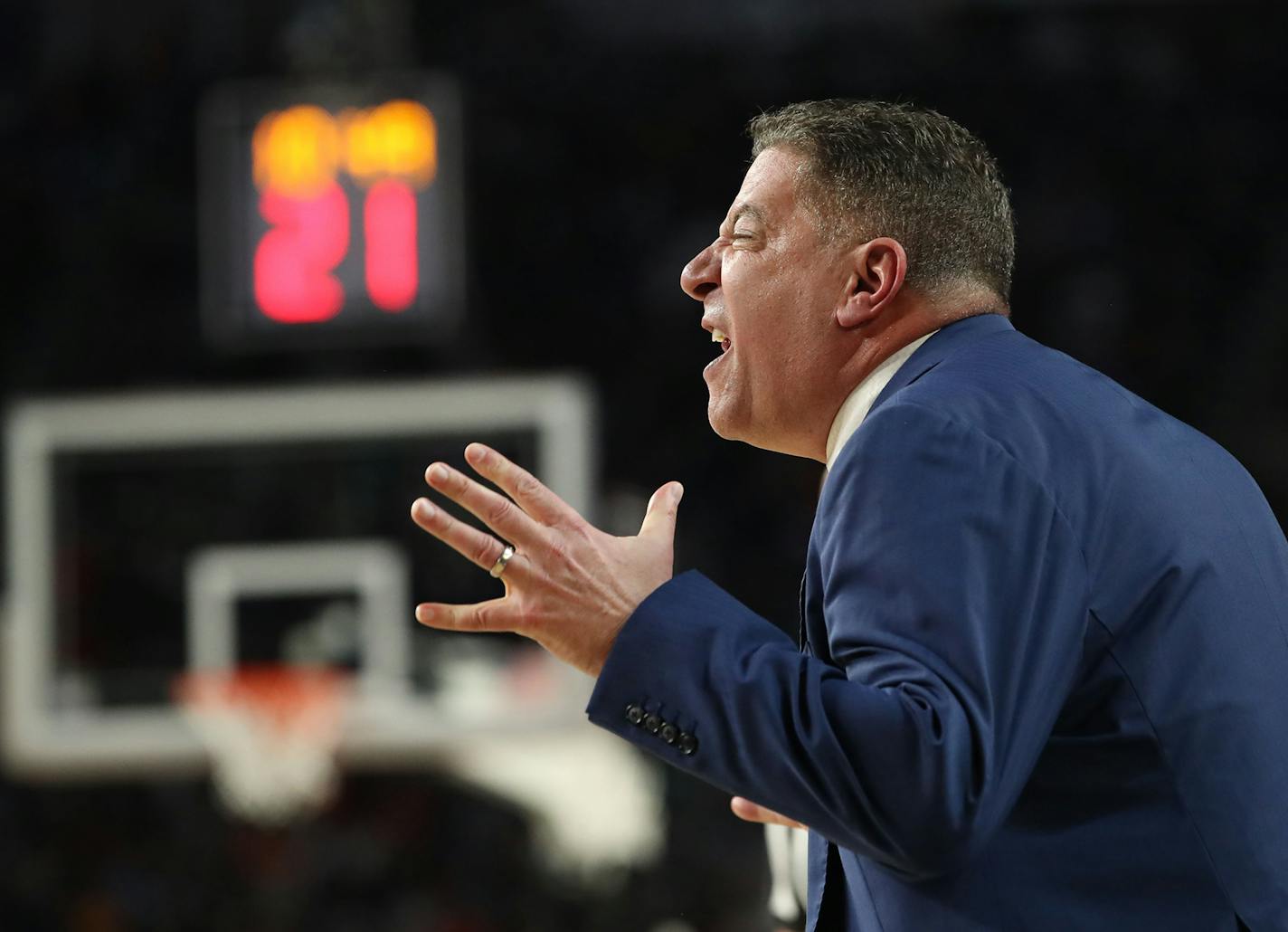 Auburn head coach Bruce Pearl