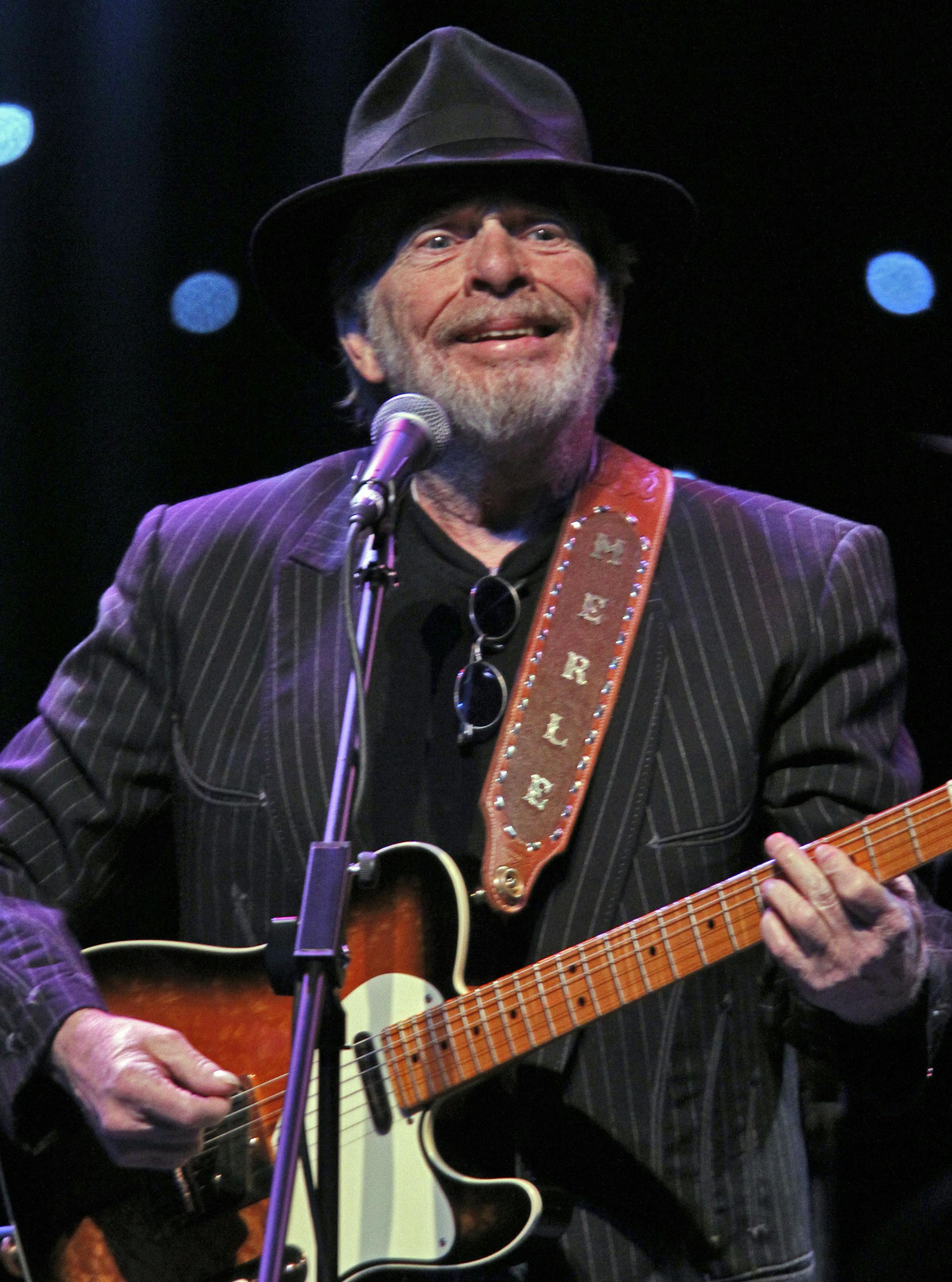 MARLIN LEVISON*mlevison@startribune.com GENERAL INFORMATION Merle Haggard and Kris Kristofferson in concert at Mystic Lake Casino. IN THIS PHOTO: ] Merle Haggard in concert. ORG XMIT: MIN2013071614214948