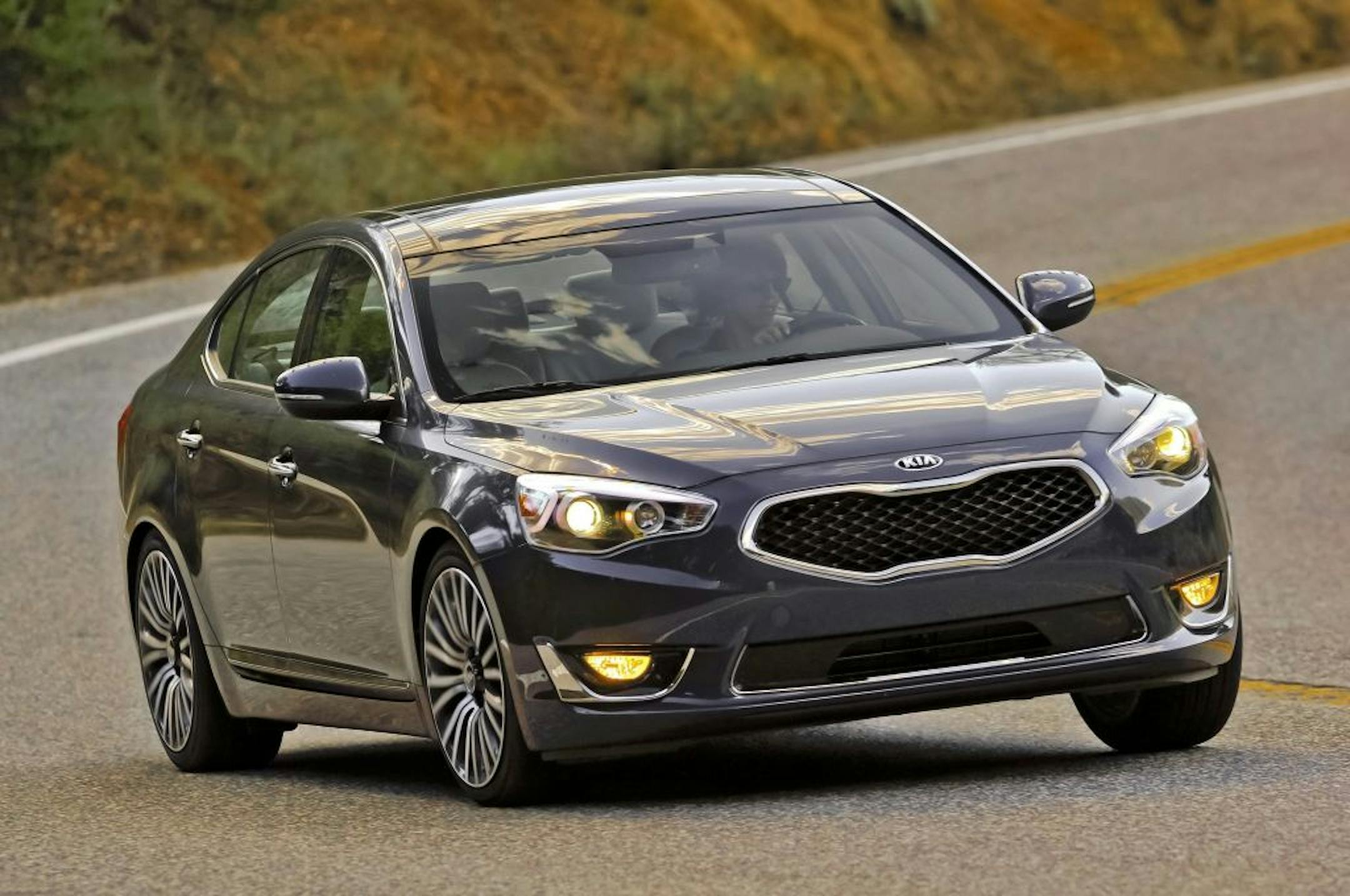 The 2014 Kia Cadenza triumphed in a Motor Trend test against a Toyota Avalon, Chevrolet Impala, Chrysler 300S and Ford Taurus.