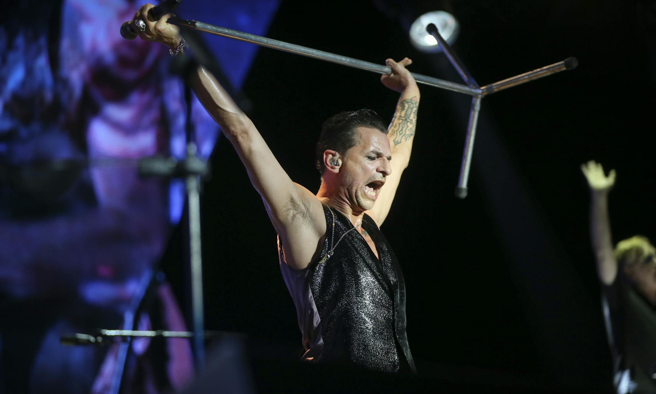 Depeche Mode lead singer Dave Gahan performed with the band on Tuesday, August 27, 2013, at the Minnesota State Fair grandstand in Falcon Heights, Minn.. ] (RENEE JONES SCHNEIDER • reneejones@startribune.com)