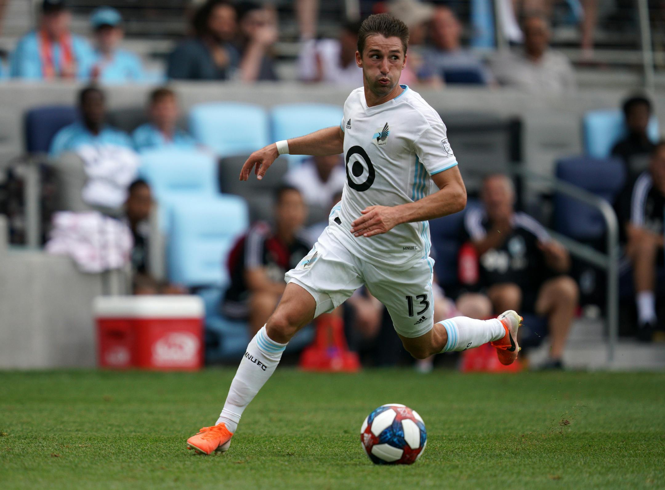 Loons midfielder Ethan Finlay