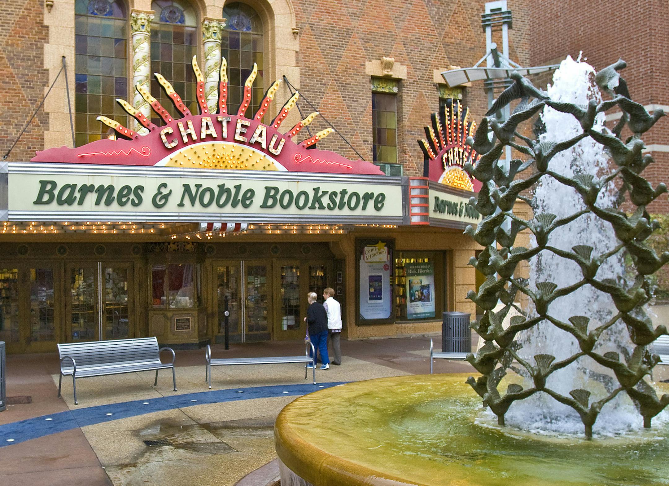 This Oct. 13, 2014 photo shows the Chateau Theatre in Rochester, Minn. The city of Rochester is making a $6 million bid to buy the historic downtown theater. Rochester officials announced plans Monday, March 16, 2015 to buy the Chateau Theatre. The Mayo Clinic will kick in $500,000 to the city's bid. (AP Photo/Rochester Post-Bulletin, Jerry Olson) ORG XMIT: MIN2015032022534920