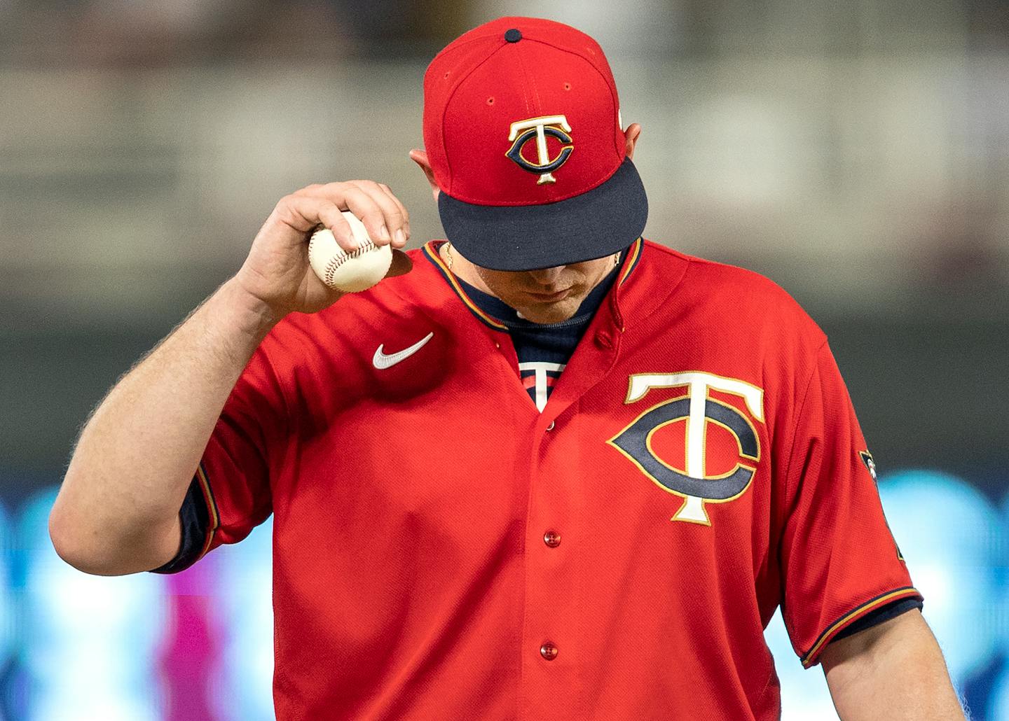 Minnesota Twins pitcher Tyler Duffey (21) after giving up a 3-run homerun to Anthony Rizzo (48) of the New York Yankees in the seventh inning Tuesday, June 7, at Target Field in Minneapolis, Minn. ] CARLOS GONZALEZ • carlos.gonzalez@startribune.com