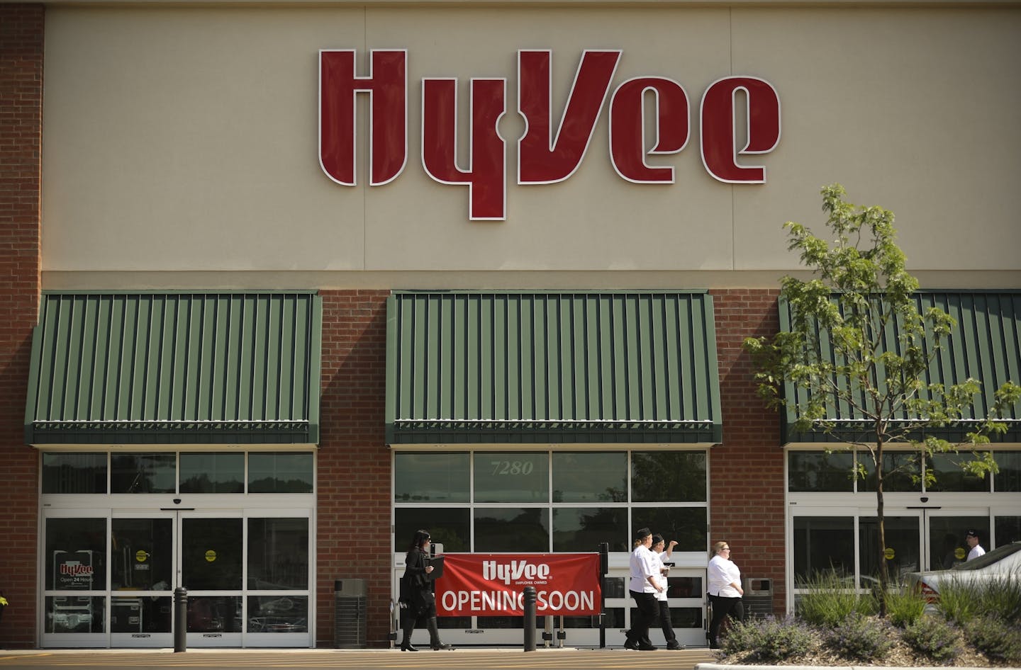 The exterior of the new Hy-Vee grocery store in Cottage Grove Monday afternoon.