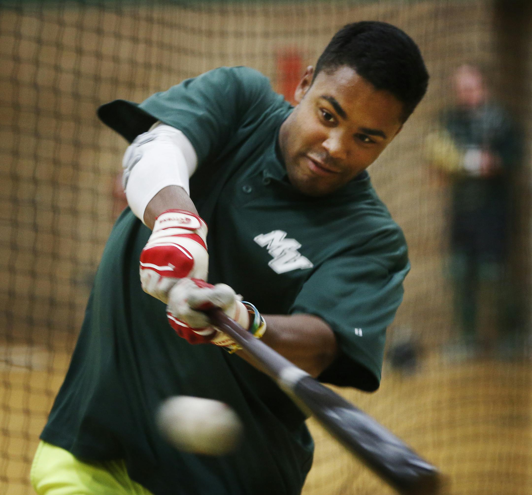 At the Mounds View H.S. baseball practice, .Alec Abercrombie's hitting will be key for the offense.] Richard Tsong-Taatarii/rtsong-taatarii@startribune.com