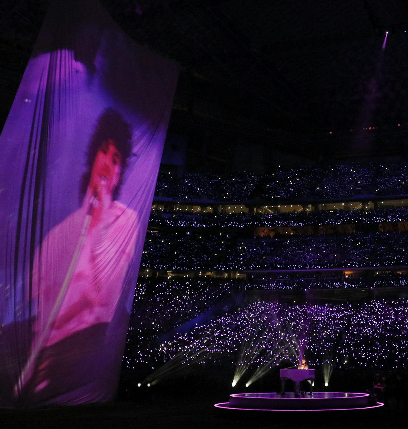 Accompanied by a huge hologram of Prince, Justin Timberlake played the piano and sang during the halftime show at Super Bowl LII at U.S. Bank Stadium in Minneapolis. Timberlake has said that Prince had a deep influence on his music. ] Carlos Gonzalez &#xef; Carlos. Gonzalez@startribune.com The New England Patriots met the Philadelphia Eagles in Super Bowl LII Sunday evening, February 4, 2017 at U.S. Bank Stadium in Minneapolis.