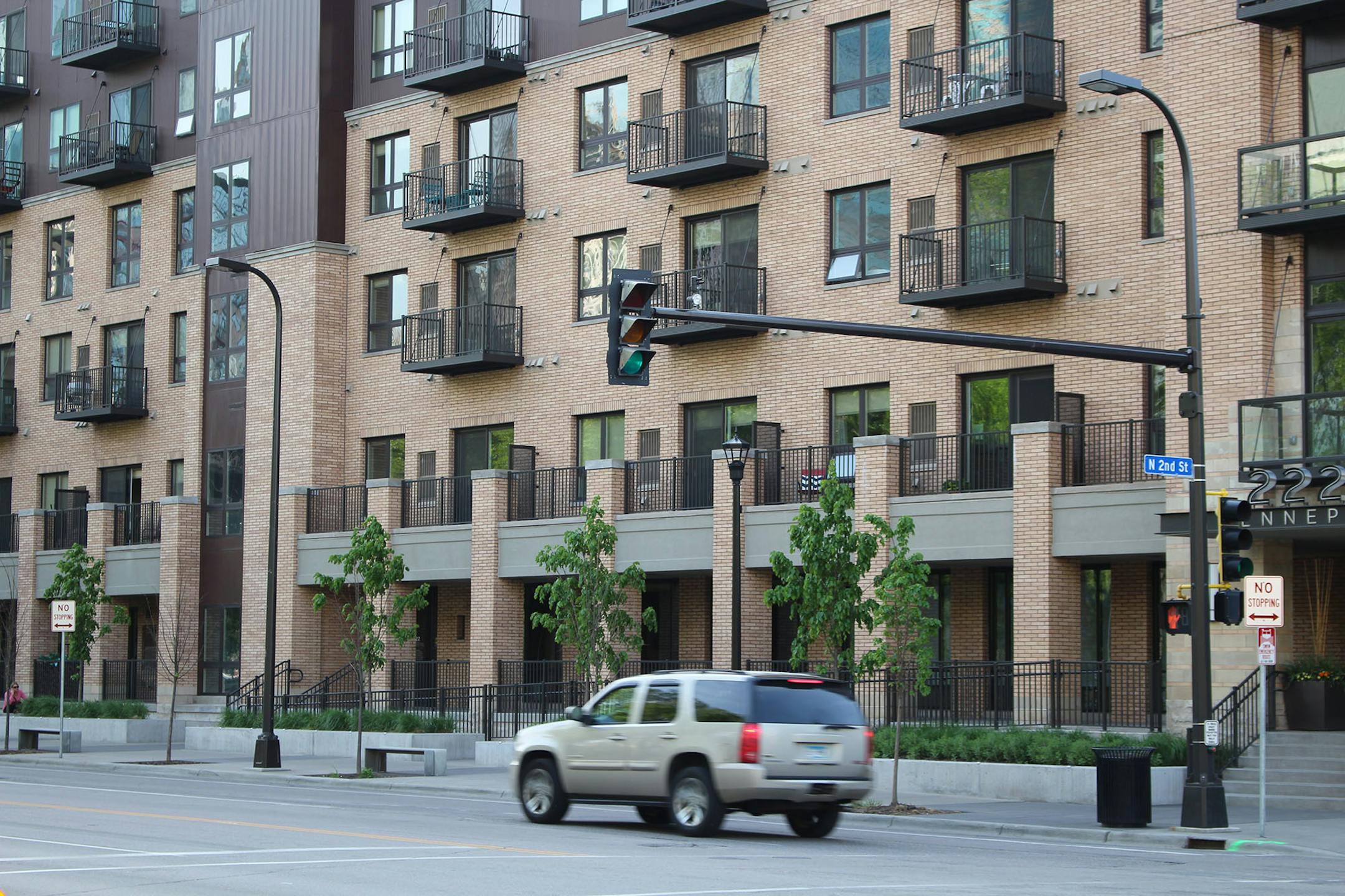 Newberg expressed dissapointment at the long planters seperating the new 222 Hennepin building from the sidewalk. It did get kudos for hidden parking and a corner entrance, considered more welcoming to walkers.