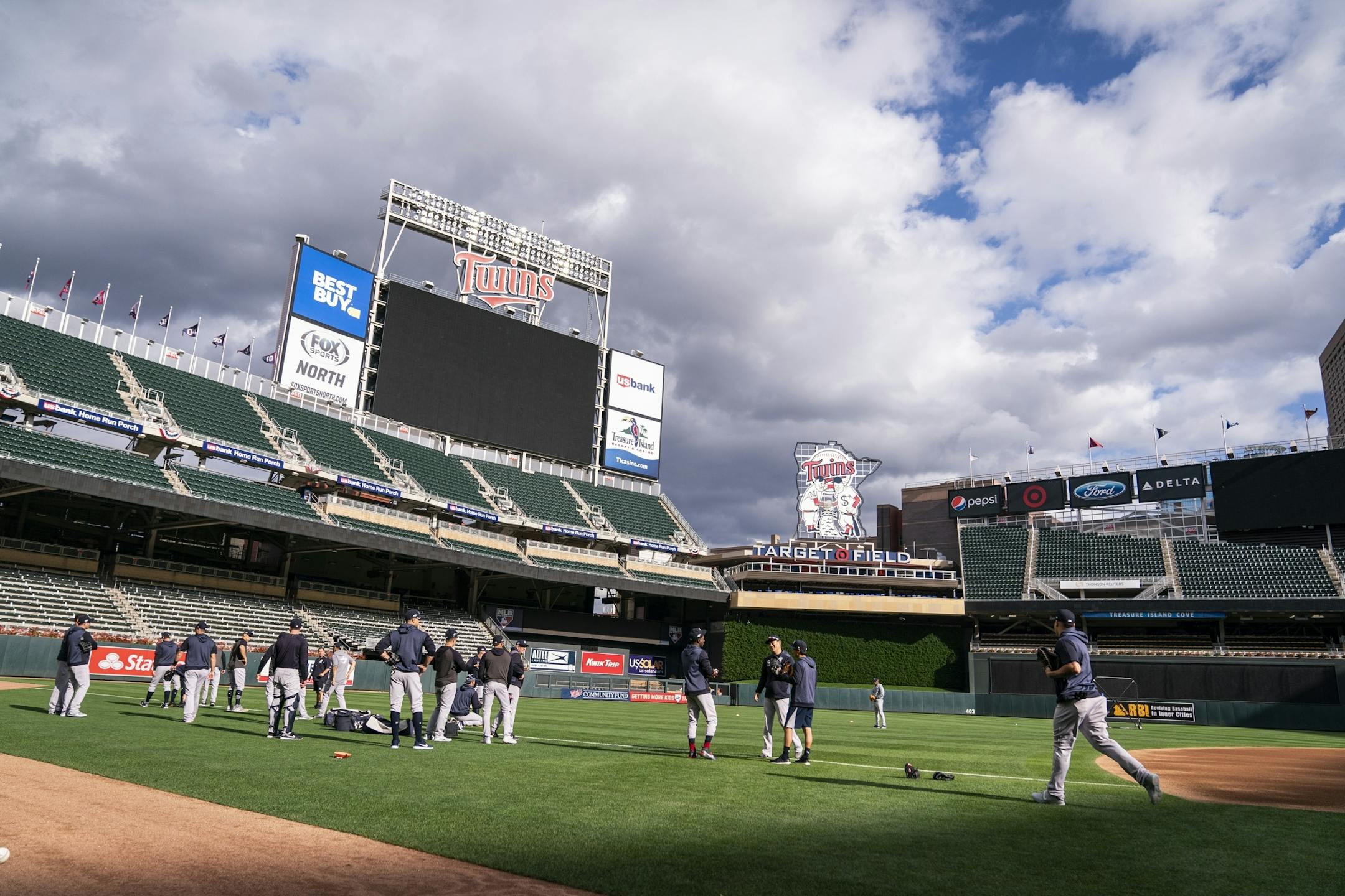 The Yankees took the field for their workout.