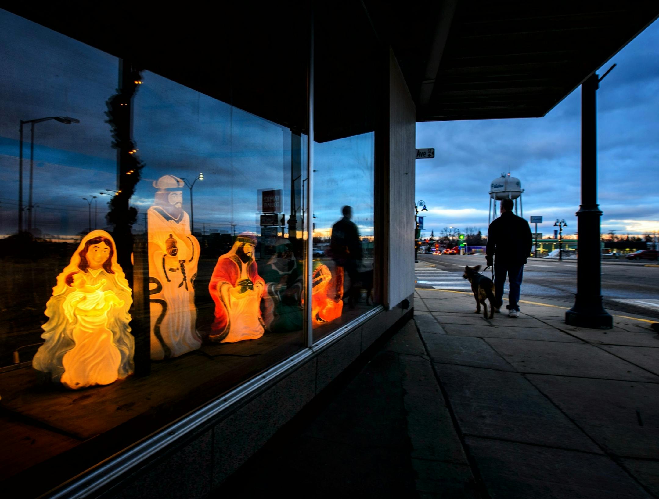 One of hundreds of nativity scenes that popped up in storefronts and yards in Wadena. This one in an empty storefront on Jefferson St.