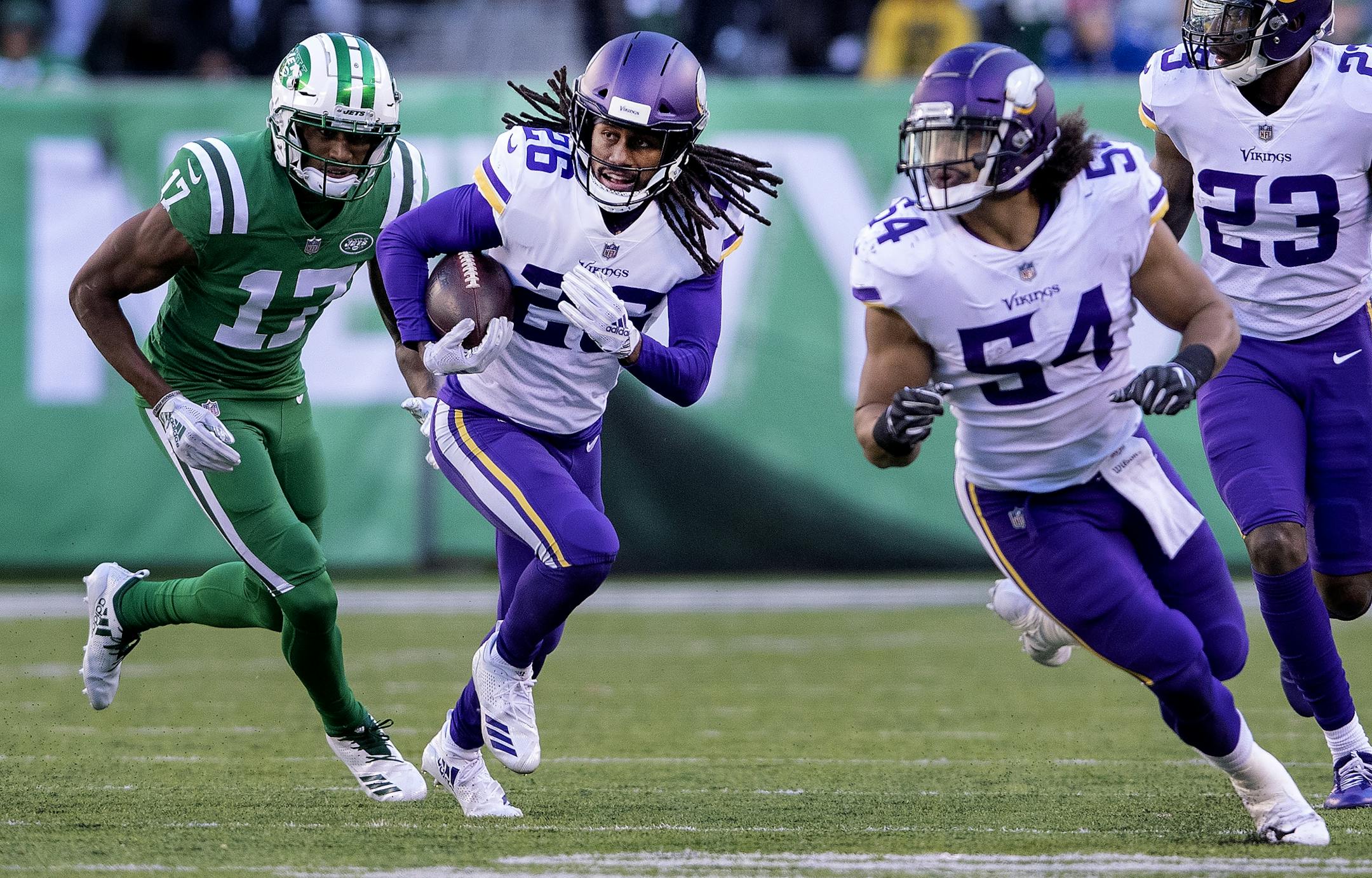 Trae Waynes (26) ran after he intercepted a Sam Darnold pass in the fourth quarter.