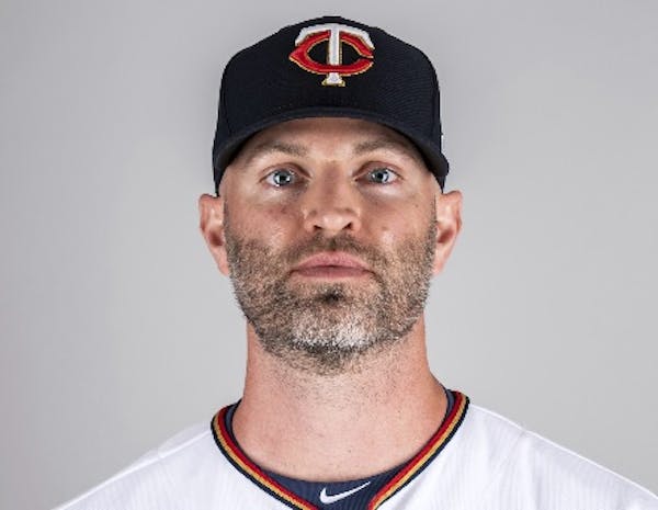 Happ feels strong, makes debut for Twins in loss to Atlanta