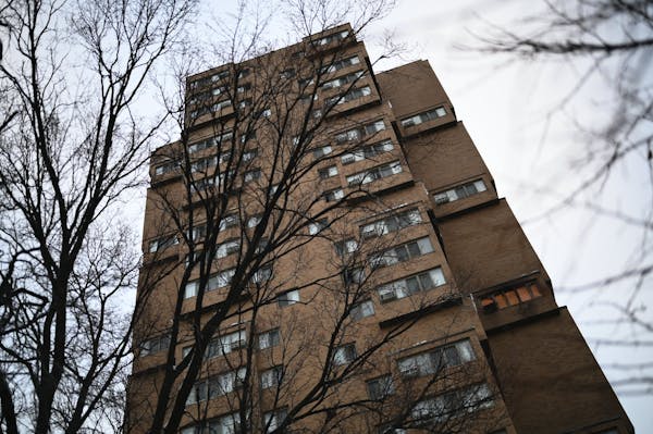 Investigators concluded that a sprinkler system would have saved lives in the Cedar High Apartments, a 25-story structure at 630 S. Cedar Av. In 2019,