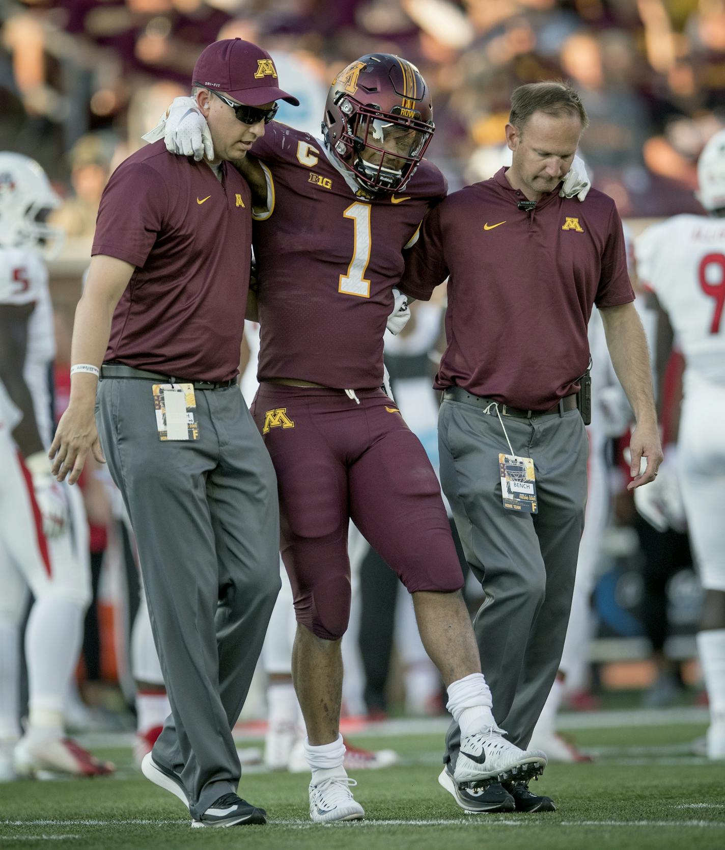 Minnesota's running back Rodney Smith is helped off the field after a first quarter injury as Minnesota took on Fresno State at TCF Bank Stadium, Saturday, September 8, 2018 in Minneapolis, MN. ] ELIZABETH FLORES &#xef; liz.flores@startribune.com