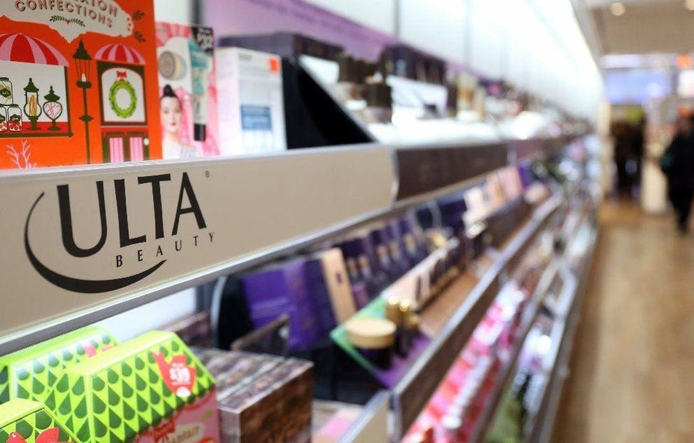 Ulta will put scaled-down shops in 100 Target stores next year. (Brian Cassella/Chicago Tribune/TNS) ORG XMIT: 1822503