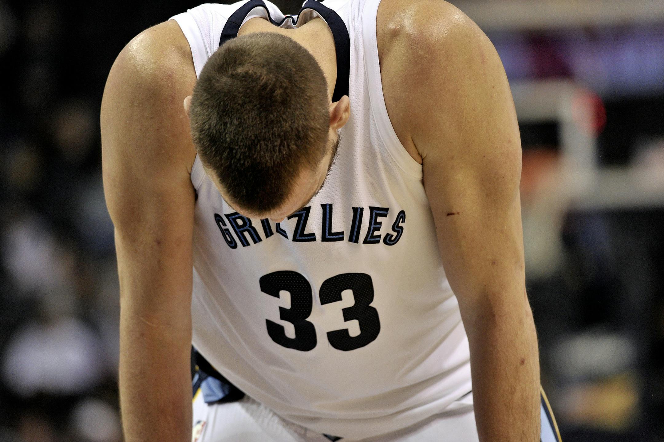 Memphis Grizzlies center Marc Gasol (33) stands with his head down in the second half of an NBA basketball game against the Los Angeles Lakers Saturday, March 24, 2018, in Memphis, Tenn. (AP Photo/Brandon Dill)