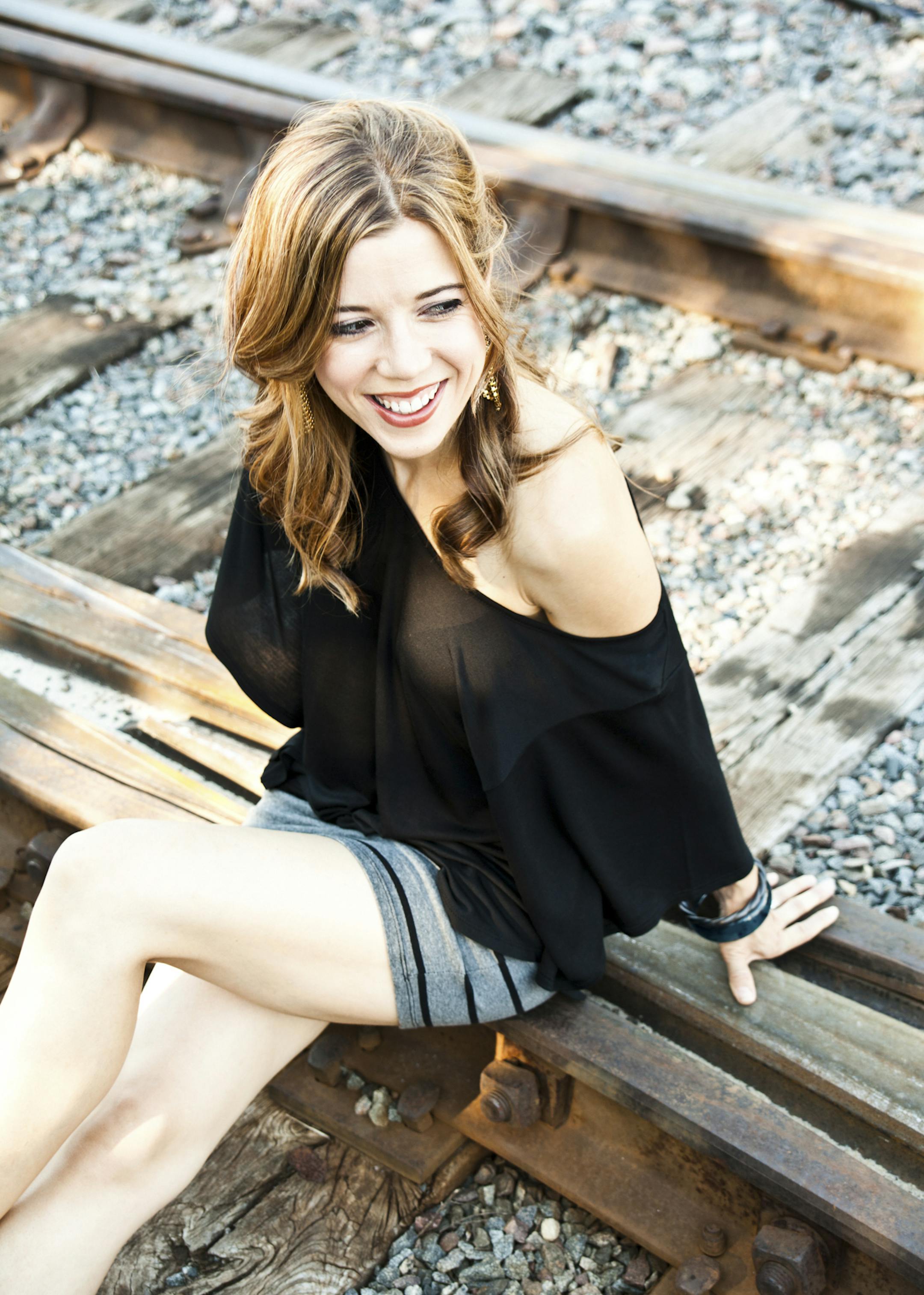 credit: Corina Bernstein
Sarah Morris, singer