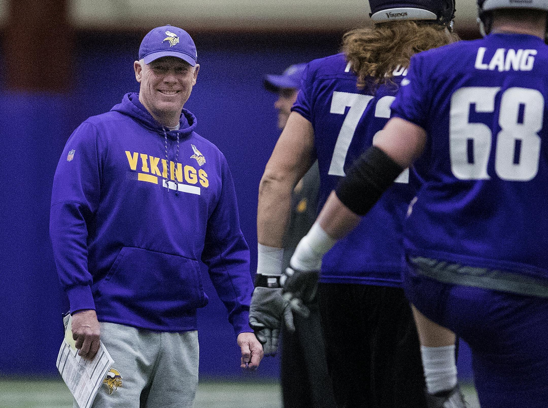 Minnesota Vikings offensive coordinator Pat Shurmur during practice at Winter Park.