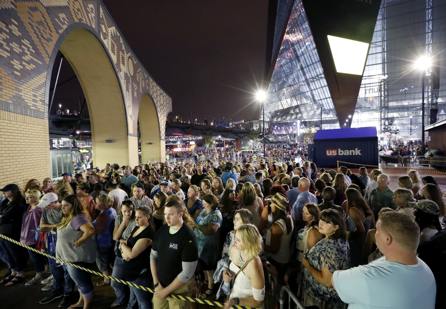 Metro Transit expects the Super Bowl crowd to move much faster than the one that packed the platforms after the Luke Bryan concert at U.S. Bank Stadium on Aug. 19, 2016, above, and the Aug. 3 soccer match that overwhelmed traffic plans.