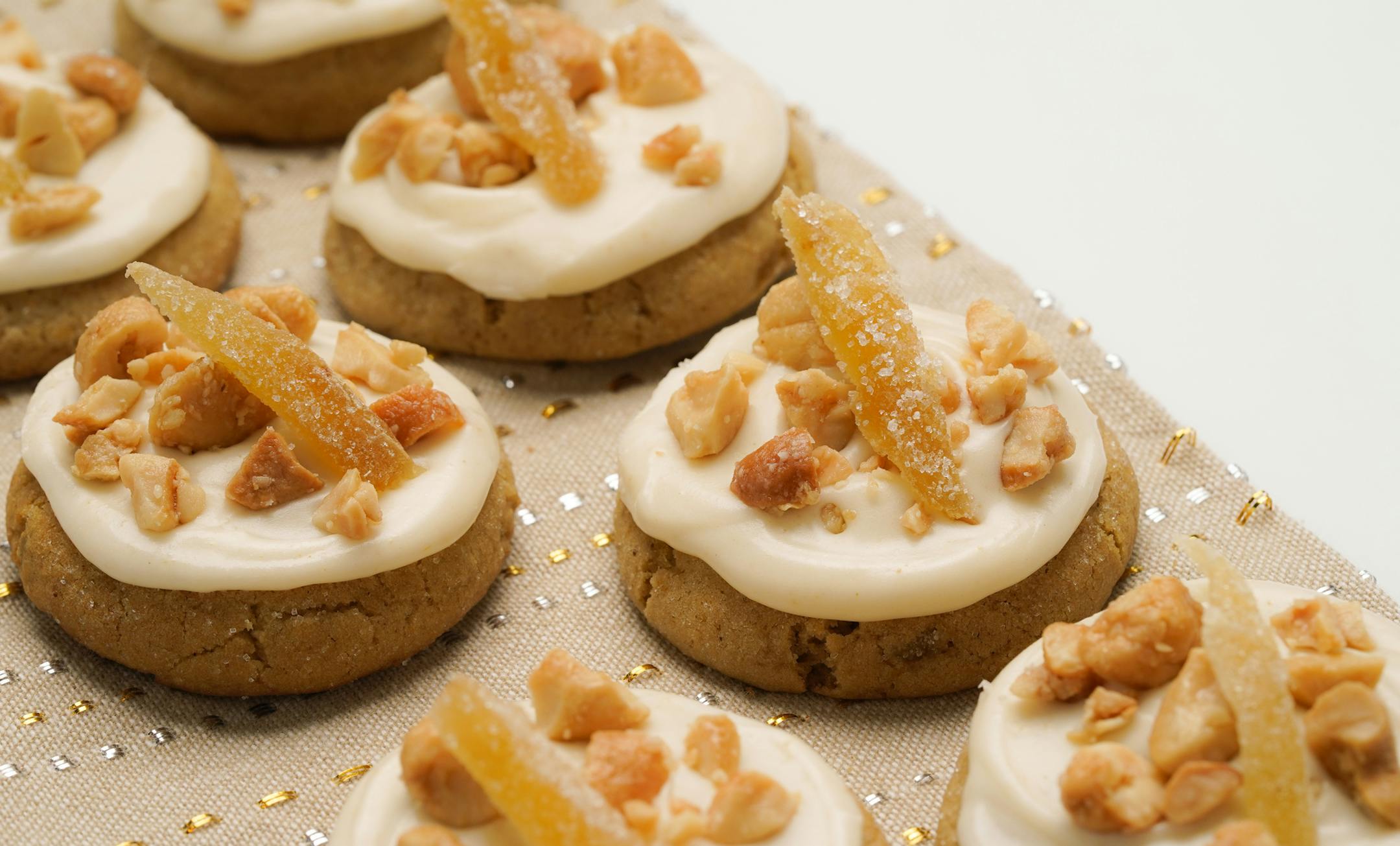 The 17th annual Star Tribune Holiday Cookie Contest. Five winning recipes, plus short stories on each cookie/contestant, sidebars on events. ] GLEN STUBBE • glen.stubbe@startribune.com Thursday, November 14, 2019