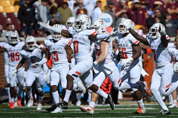 Bowling Green players celebrated Saturday.