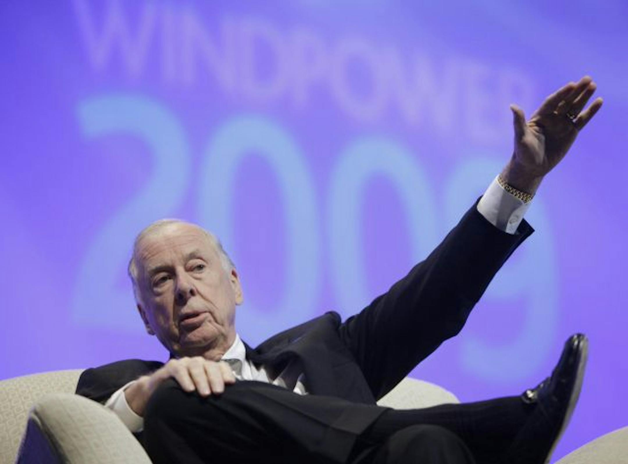 T. Boone Pickens last year at the American Wind Energy Association conference in Chicago. After plans for a Texas wind farm fell through, Pickens had been looking for a home for hundreds of wind turbines. About 52 of them will be used at a new wind farm in Goodhue, Minn., south of Red Wing.