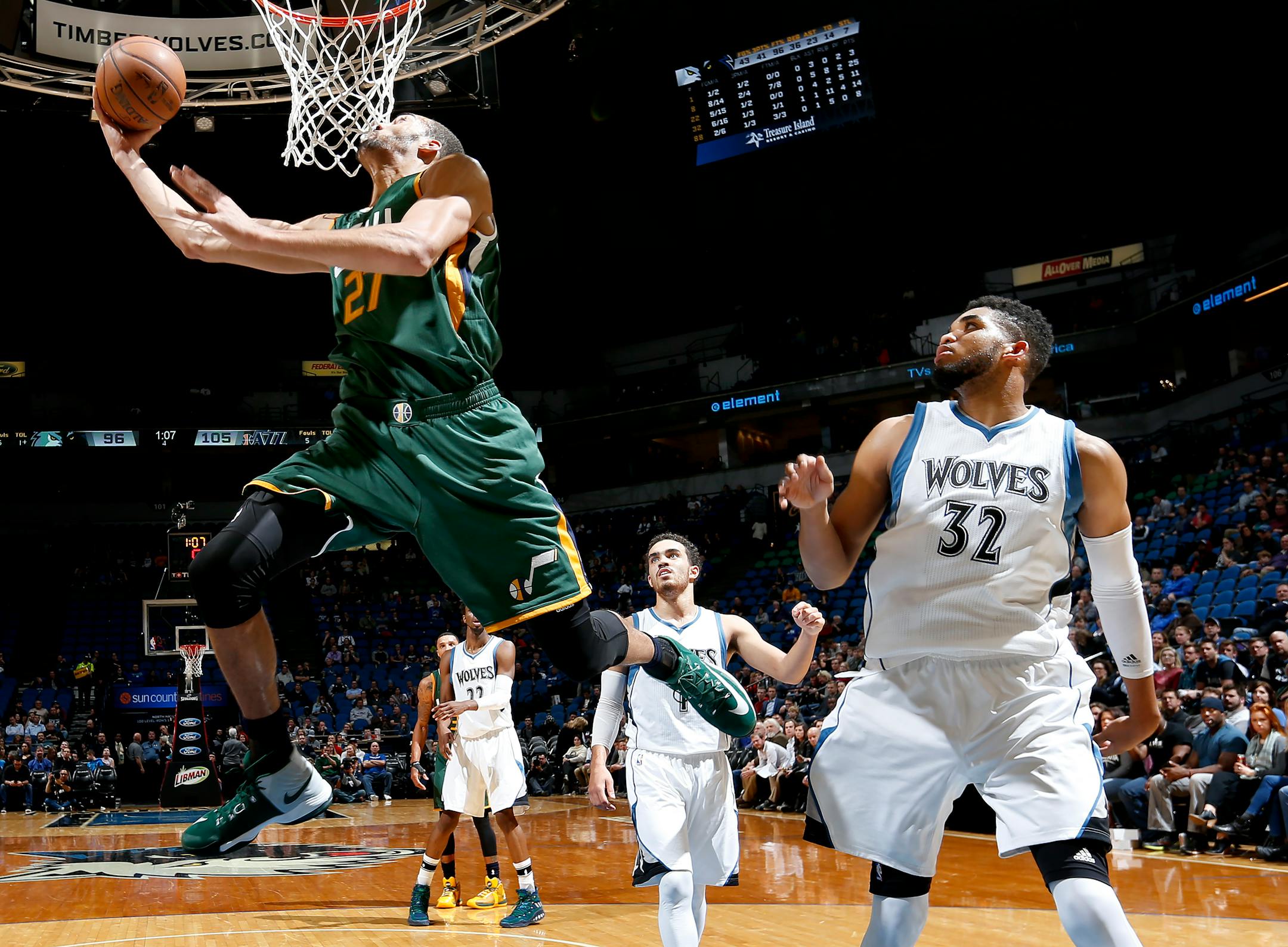 Rudy Gobert (27) of the Jazz swooped in for a reverse layup against the Wolves in the second half. ] CARLOS GONZALEZ cgonzalez@startribune.com - November 28, 2016, Minneapolis, MN, Target Center, NBA, Minnesota Timberwolves vs. Utah Jazz