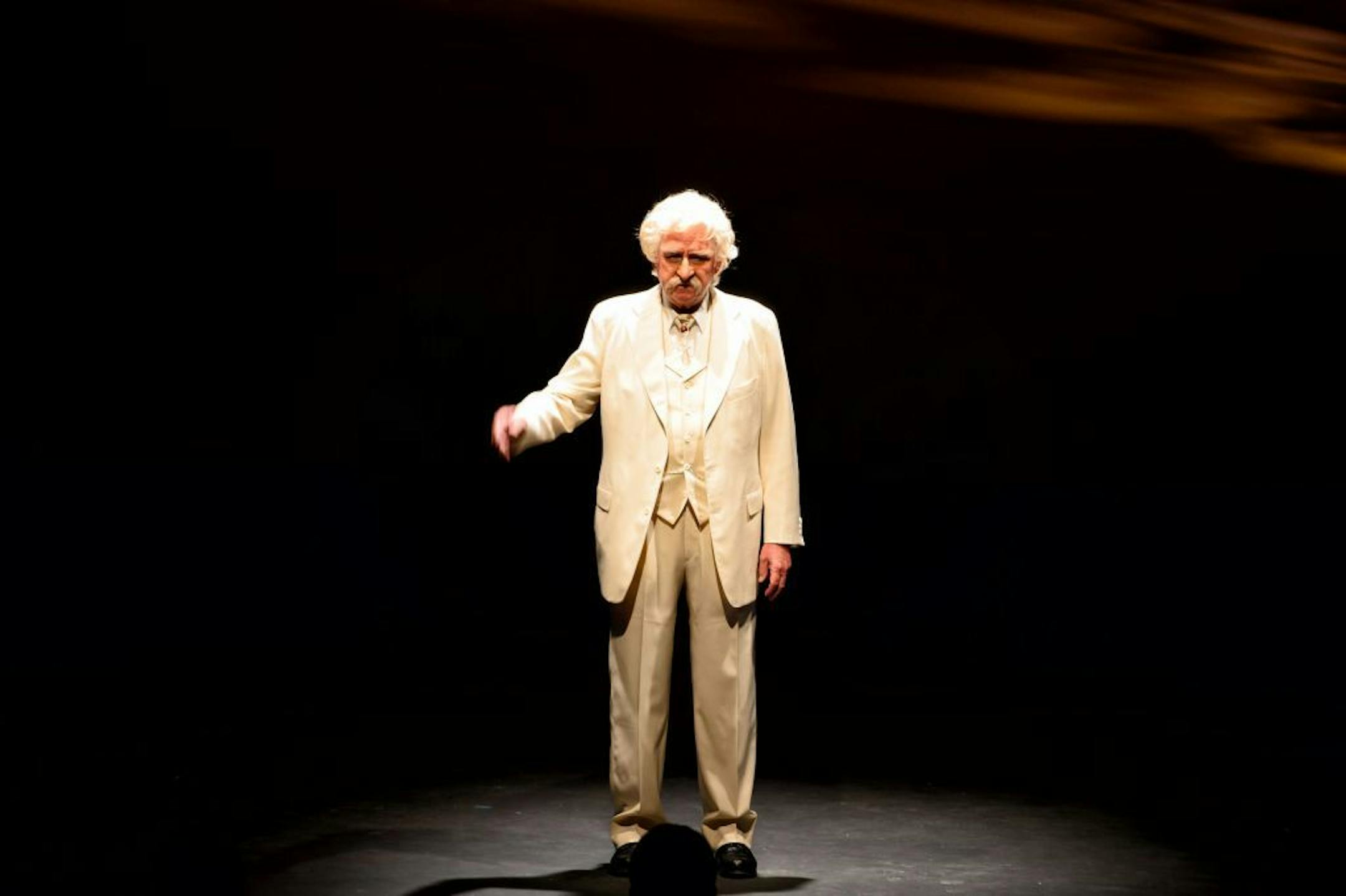 Don Shelby as Mark Twain began the show.