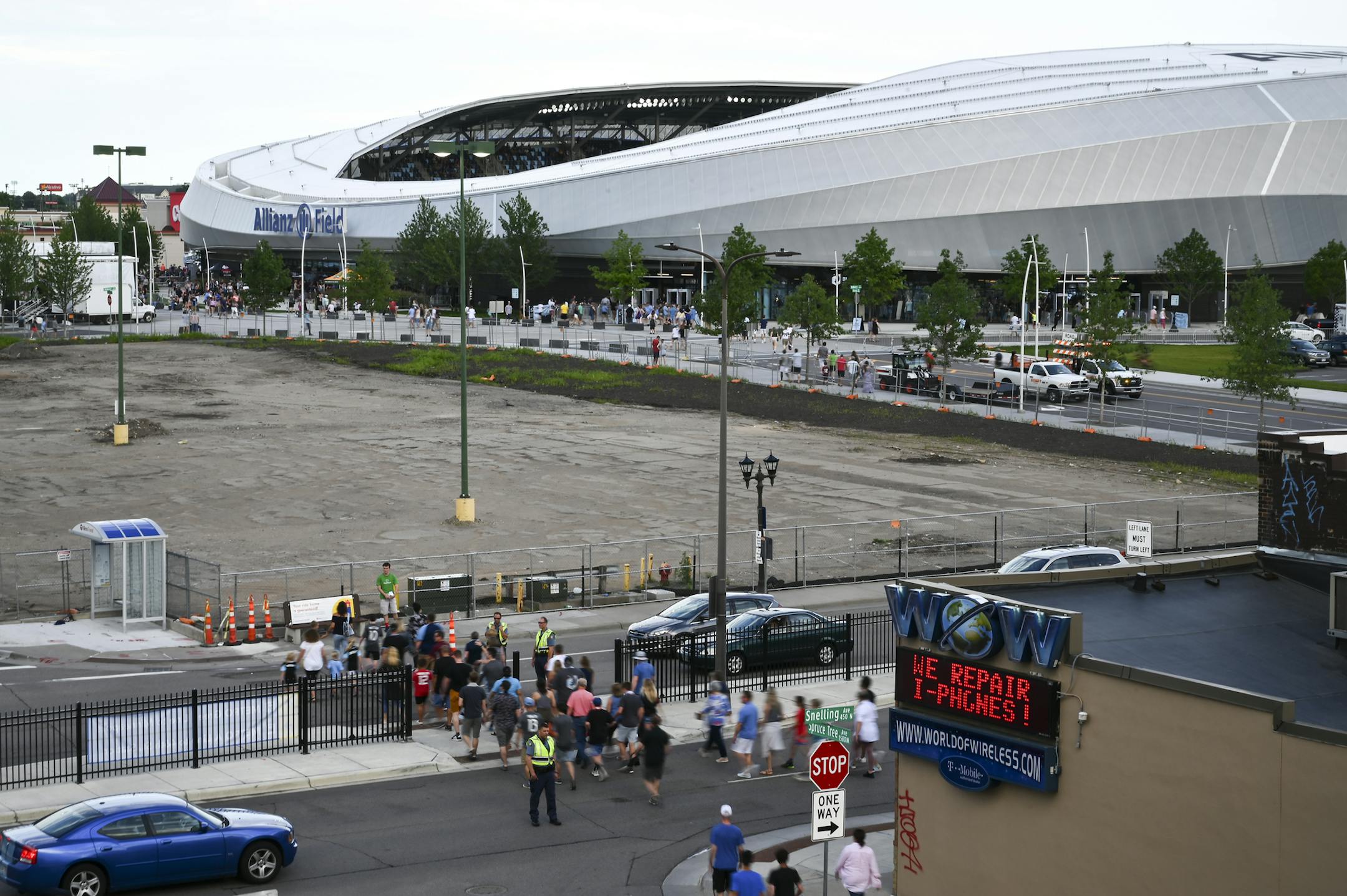 Fans made their way towards Allianz Field Wednesday before Minnesota United's game against the San Jose Earthquakes. ] Aaron Lavinsky ¥ aaron.lavinsky@startribune.com MN United hosts the San Jose Earthquakes on Wednesday, July 3, 2019 at Allianz Field in St. Paul, Minn. We photograph the scene outside the stadium as fans arrive.
