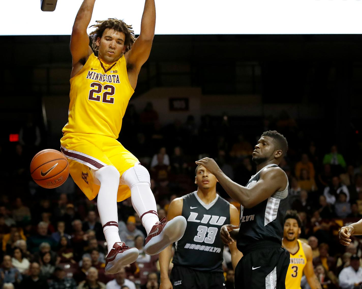 Reggie Lynch, the 6-10, 260-pound key to the U's turnaround hopes, gives coach Richard Pitino and fans reason to think this team will contend in the Big Ten