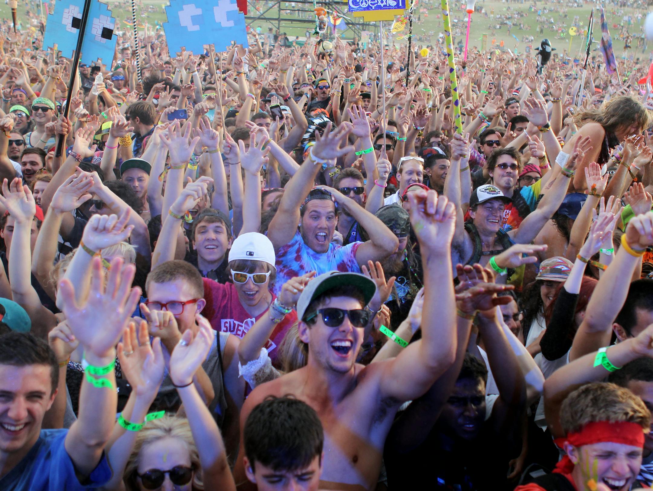 The crowd dances as Zedd performs on the main stage at the Summer Set Music & Camping Festival in Somerset, Wis., on Saturday, August 10, 2013. ] (ANNA REED/STAR TRIBUNE) anna.reed@startribune.com (cq)