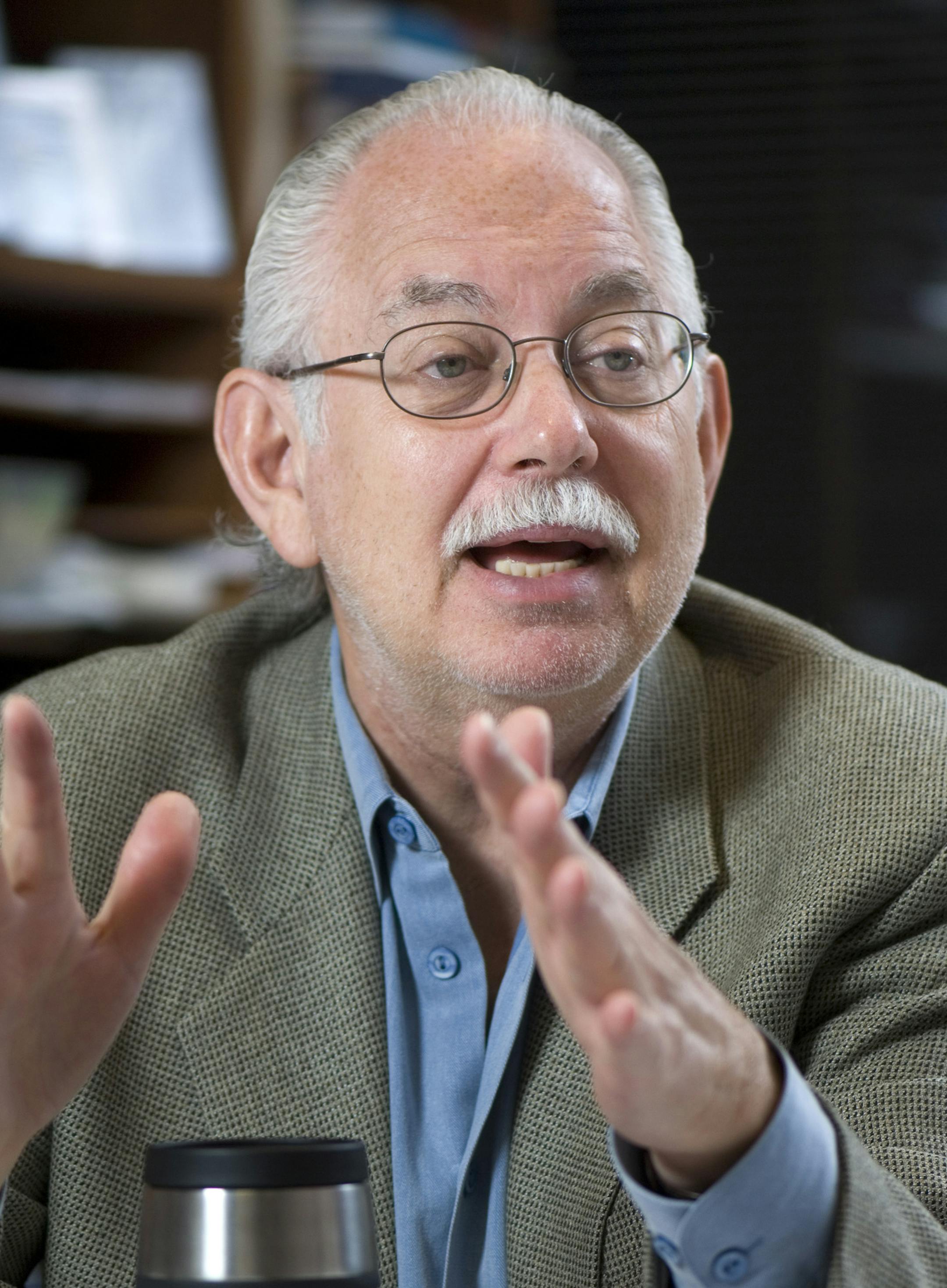 DAVID BREWSTER Ô dbrewster@startribune.com Thursday_11/1/07_Minnetonka LYLE BERMAN Lakes Entertainment Inc. CEO, Lyle Berman, in his Minnetonka office.