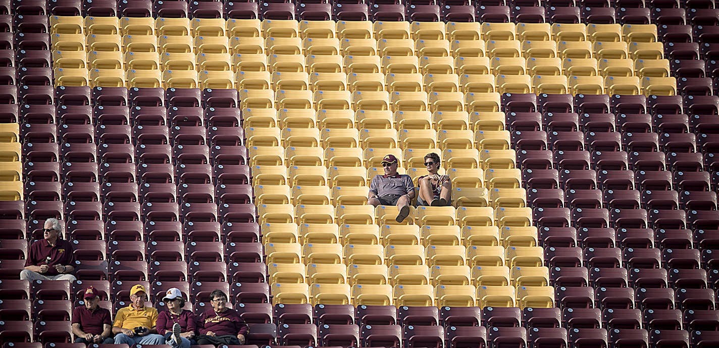 Minnesota fans took to the stands before the Gophers took on the Buffalo Bulls at TCF Bank Stadium, Thursday, August 31, 2017 in Minneapolis, MN. ] ELIZABETH FLORES &#xef; liz.flores@startribune.com