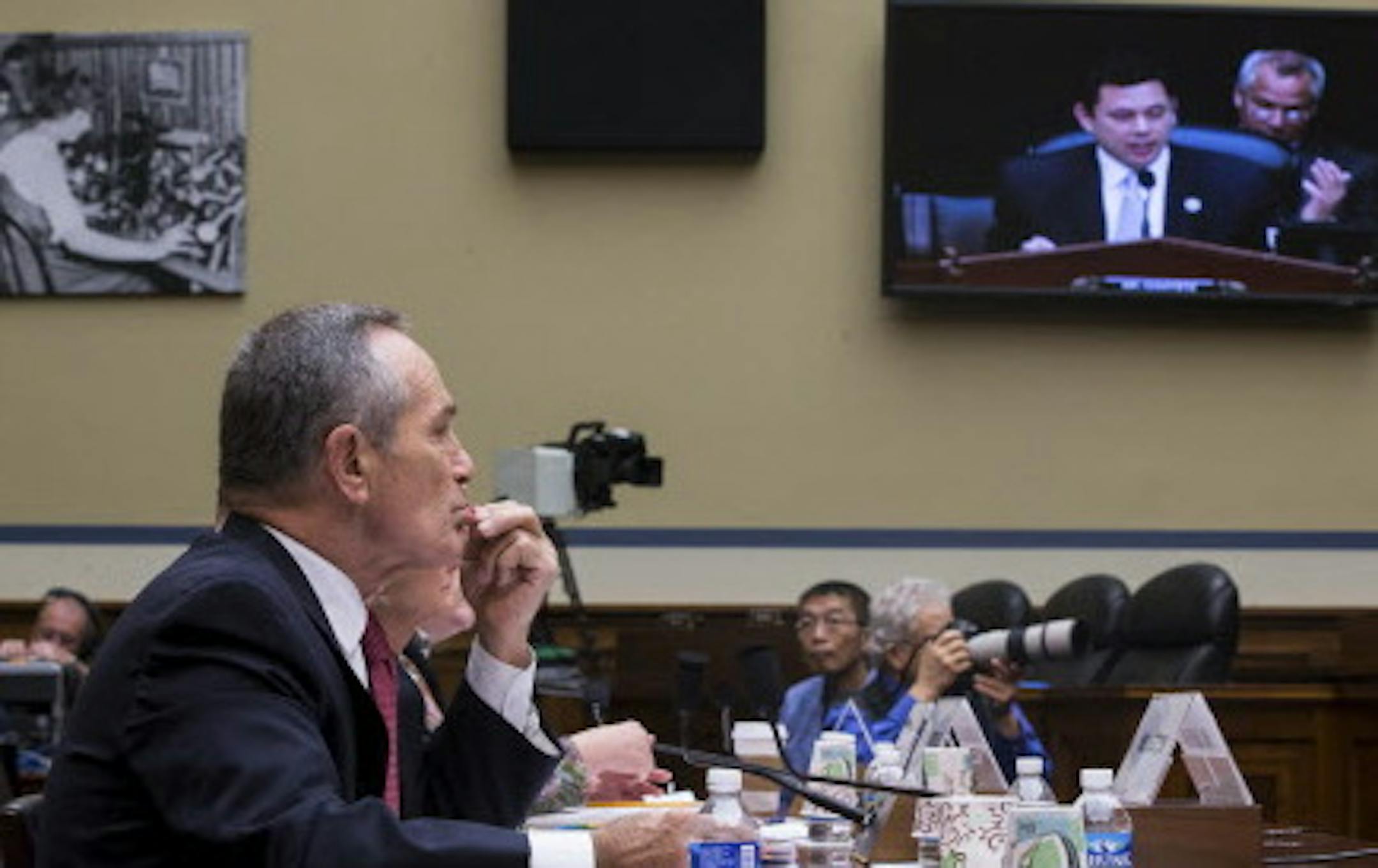 U.S. Department of Homeland Security Assistant Secretary for International Affairs Alan Bersin listens to opening remarks during a House Oversight Committee hearing on vetting for national security concerns on Capitol Hill in Washington, Dec. 17, 2015. (Zach Gibson/The New York Times)