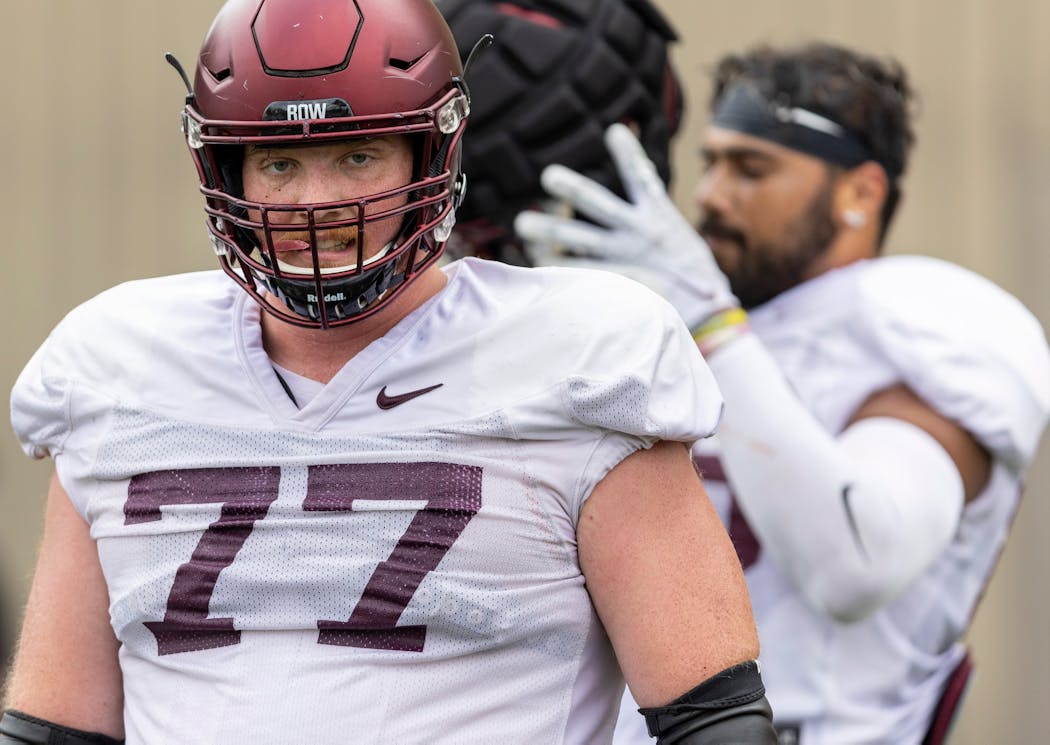 Quinn Carroll, a Notre Dame transfer, is battling for the Gophers’ starting right tackle spot during training camp.