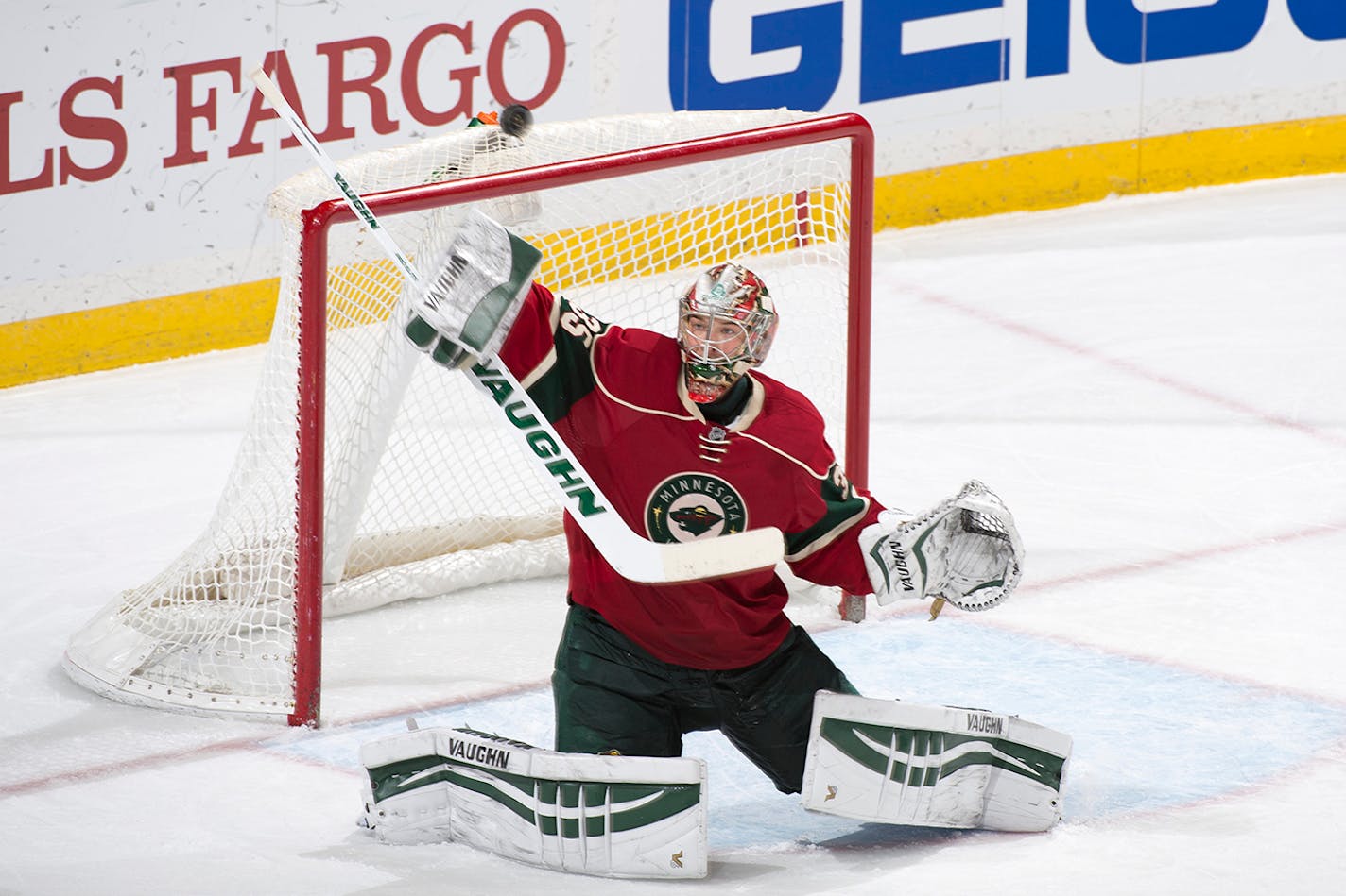 Minnesota Wild goalie Darcy Kuemper (35)