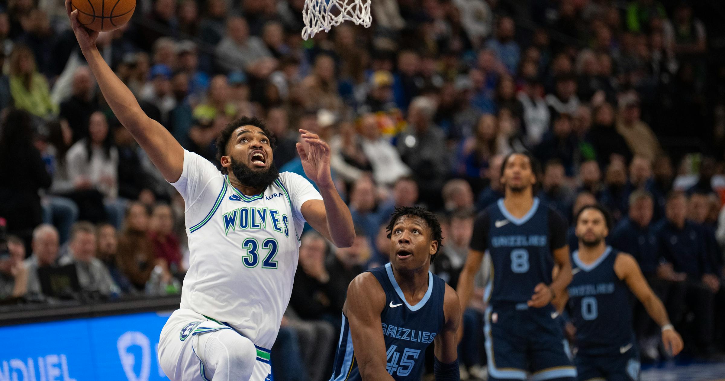 Timberwolves come on strong in fourth quarter to beat Grizzlies Timberwolves come on strong in fourth quarter to beat Grizzlies