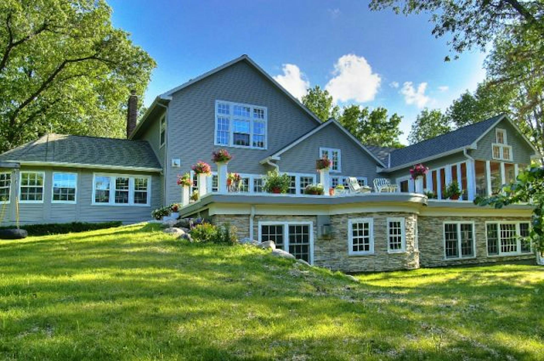 This Shorewood home has almost 6,400 square feet, five bedrooms and seven bathrooms and rents for $7,495.