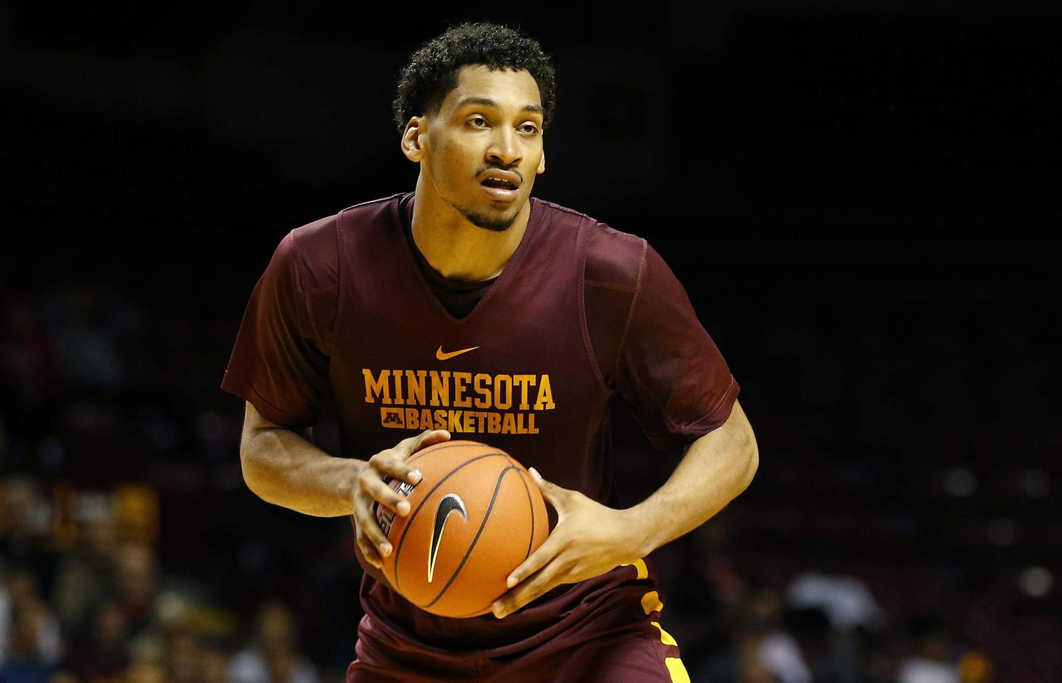 Gophers freshman forward Jordan Murphy