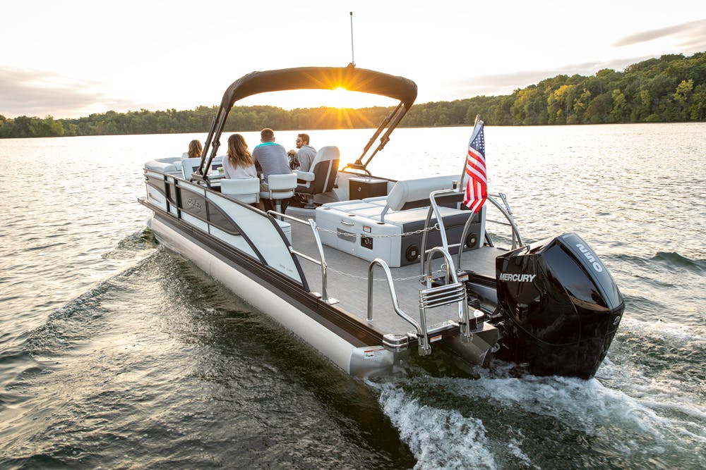 11 Reasons to Purchase a Bennington Pontoon Boat