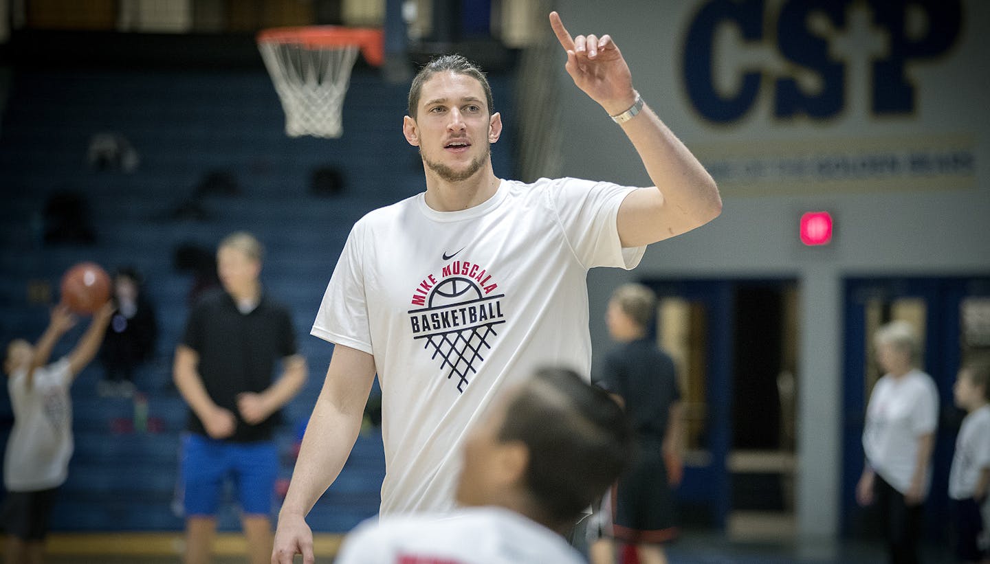 Roseville's Mike Muscala worked with kids at his annual summer camp at Concordia's Gangelhoff Center, Wednesday, June 28, 2017 in St. Paul, MN. ] ELIZABETH FLORES &#xef; liz.flores@startribune.com