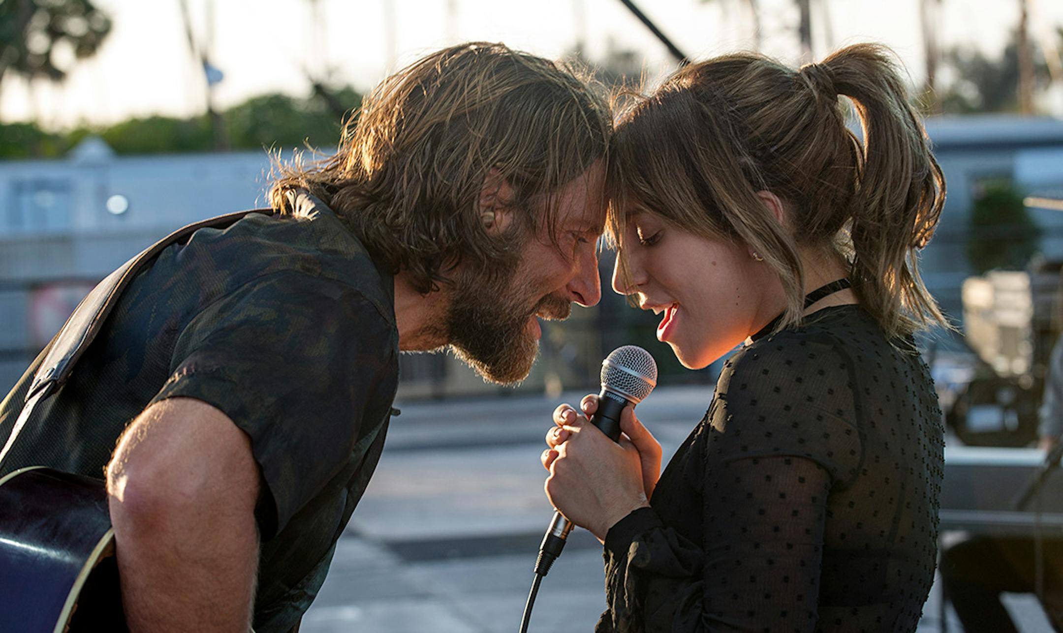 Bradley Cooper and Lady Gaga in "A Star is Born." (Neal Preston/Warner Brothers/TNS) ORG XMIT: 1264574
