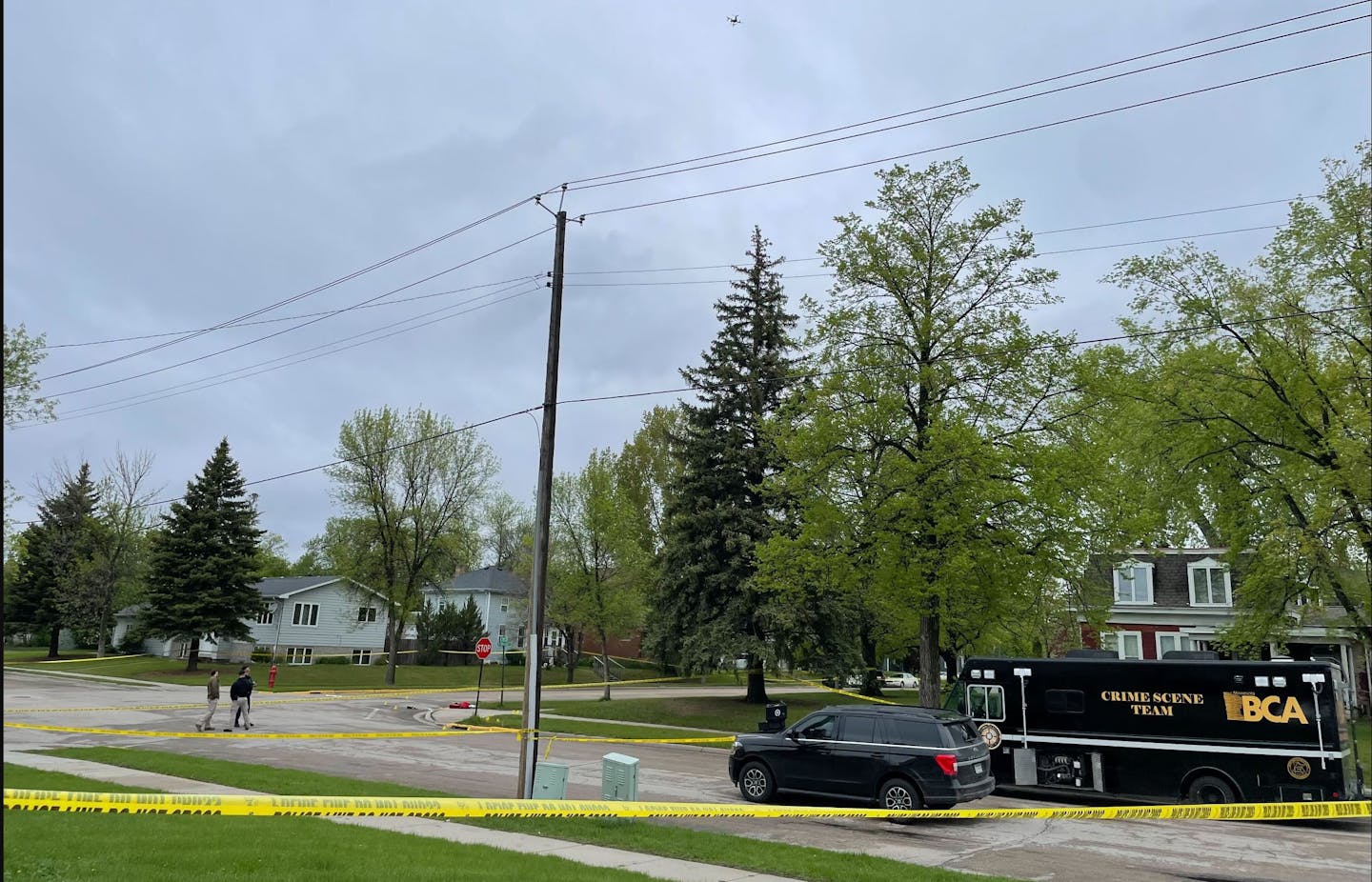 Police fatally shoot suspect who charged at officers with hatchet in